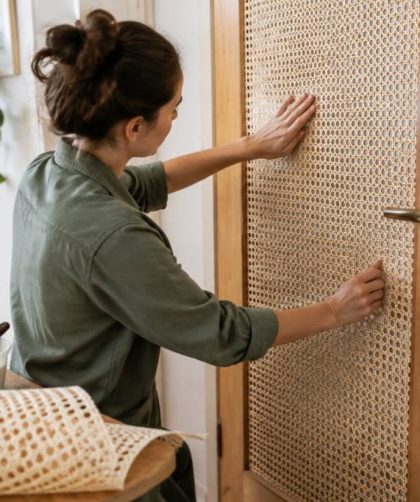 Comment coller du cannage sur une porte pleine : méthode et conseils pratiques