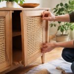 Peut-on coller du cannage sur un meuble ? Techniques et conseils pratiques
